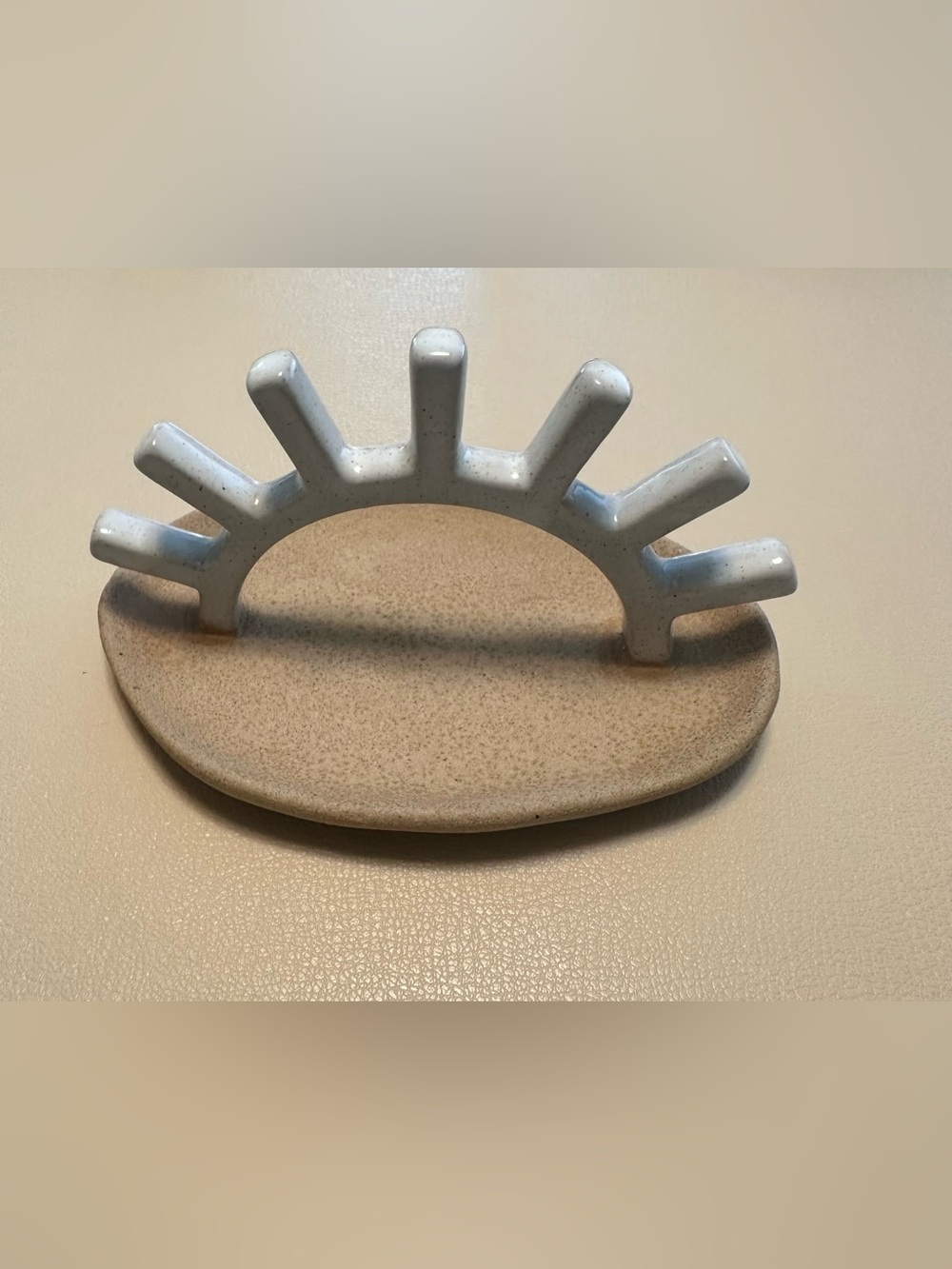 Anthropologie Ceramic Sunburst Ring Holder in Speckled Cream and Beige